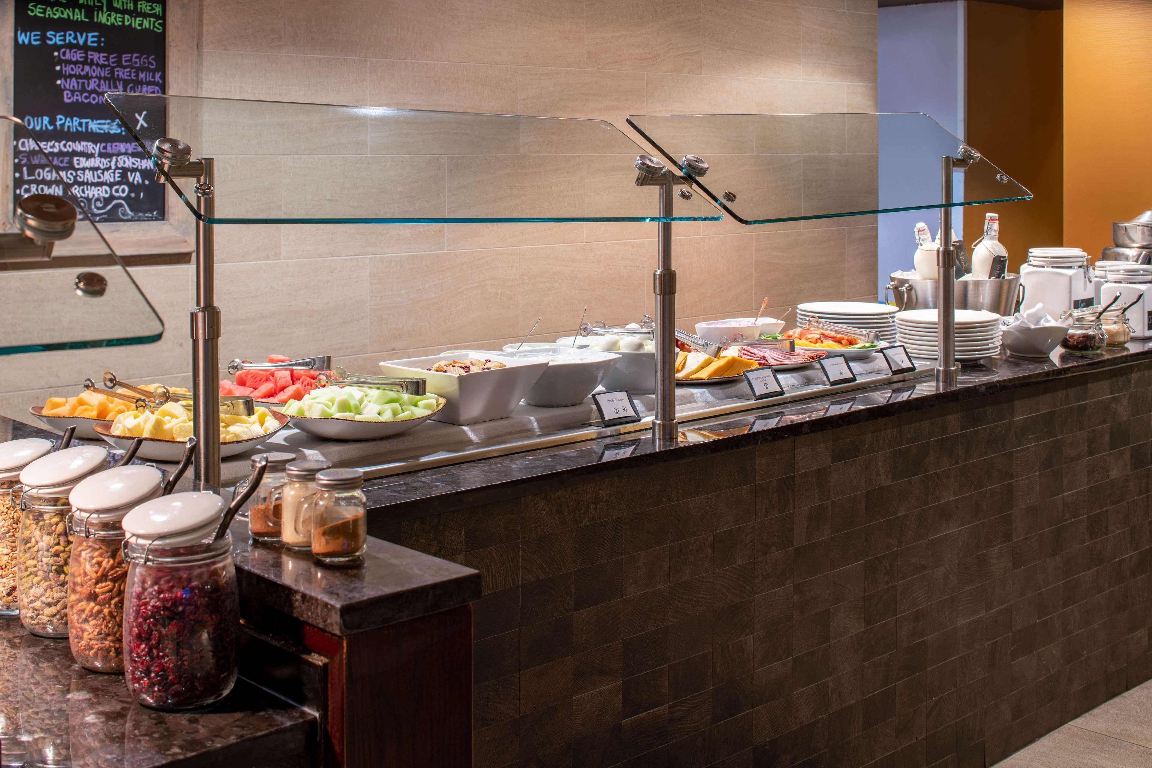 Hyatt Regency Crystal At Reagan National Airport Hotel 4*