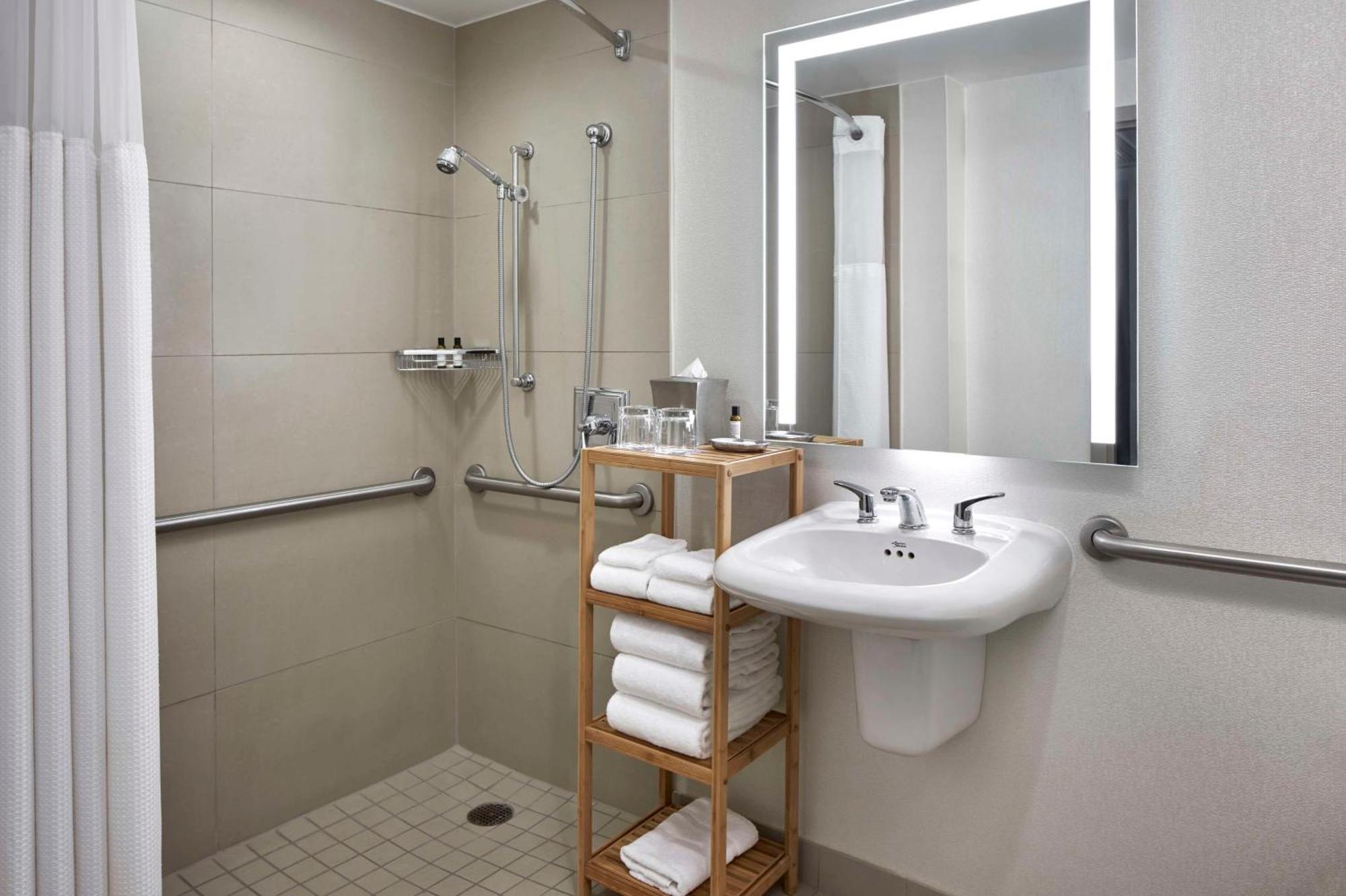 Hyatt Regency Crystal At Reagan National Airport Hotel