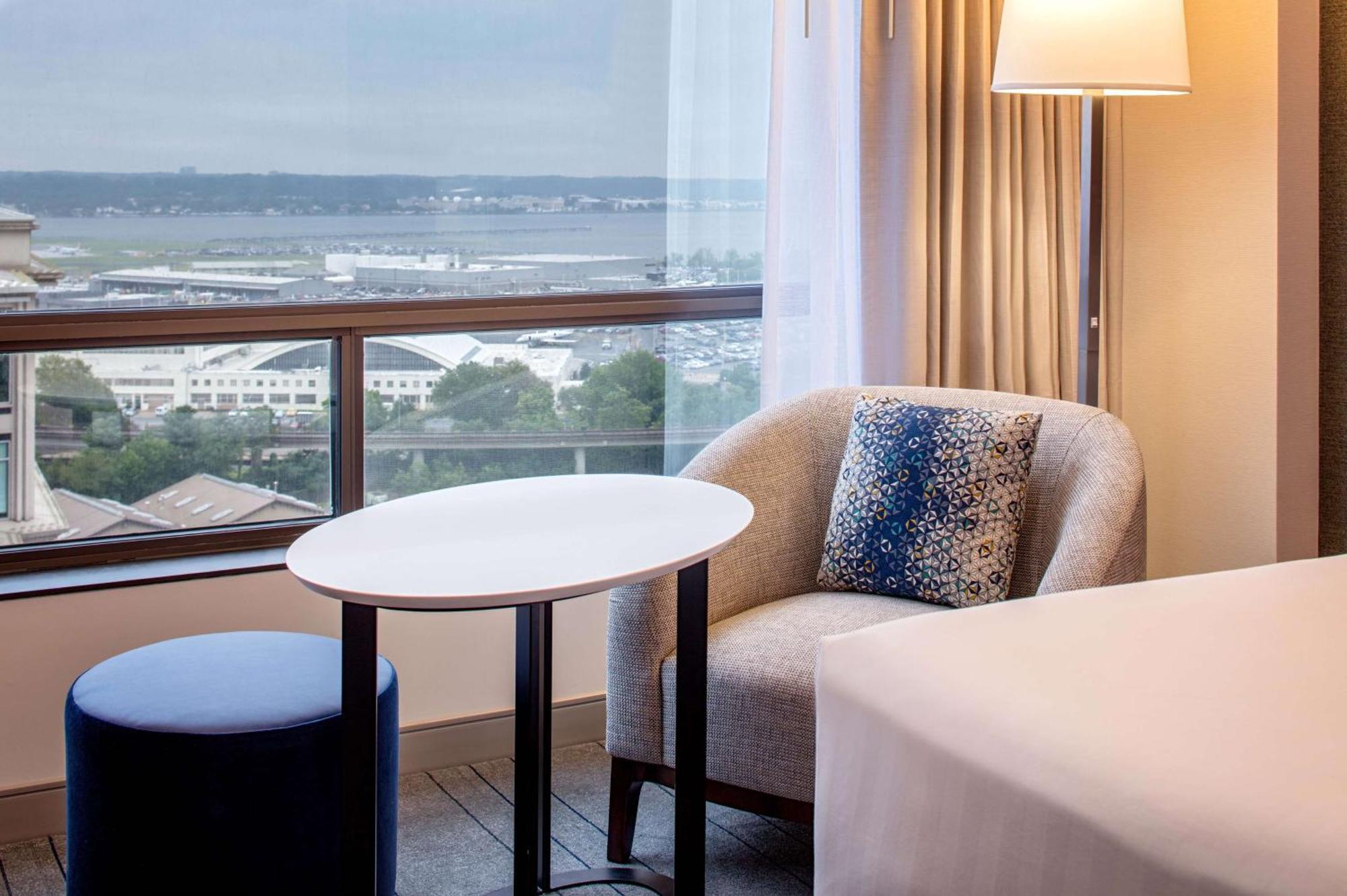 Hyatt Regency Crystal At Reagan National Airport Hotel