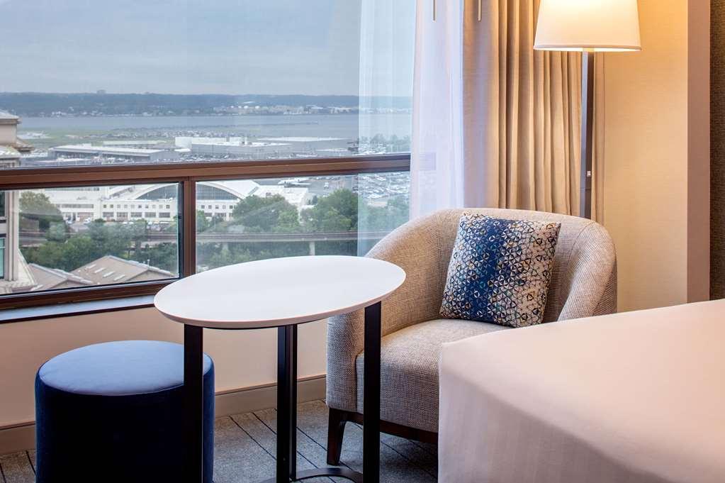 Hyatt Regency Crystal At Reagan National Airport Hotel 4*